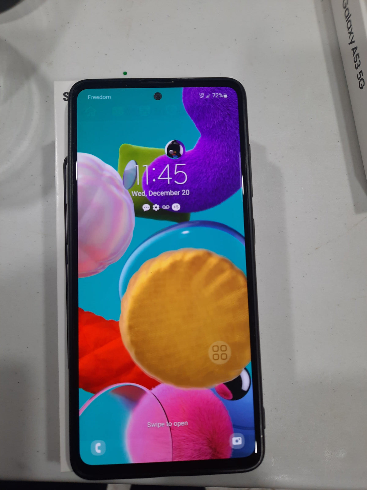 Samsung Galaxy A51 mid-range smartphone USED unlocked